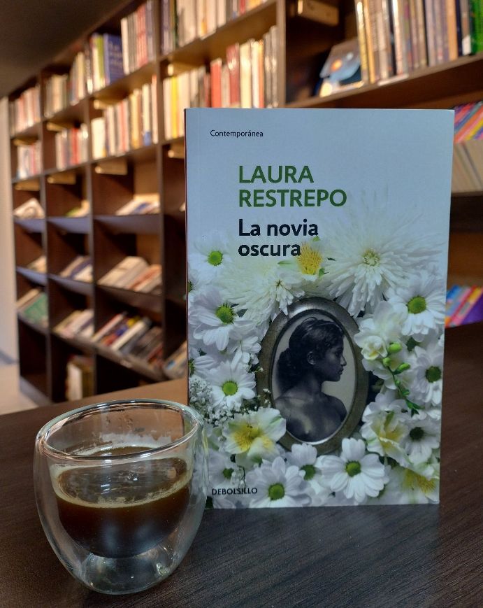 LA NOVIA OSCURA
