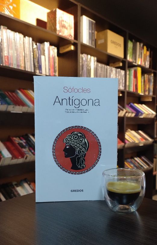 ANTIGONA