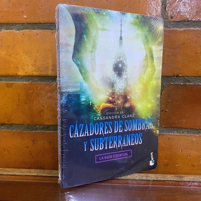 CAZADORES DE SOMBRAS Y SUBTERRÁNEOS