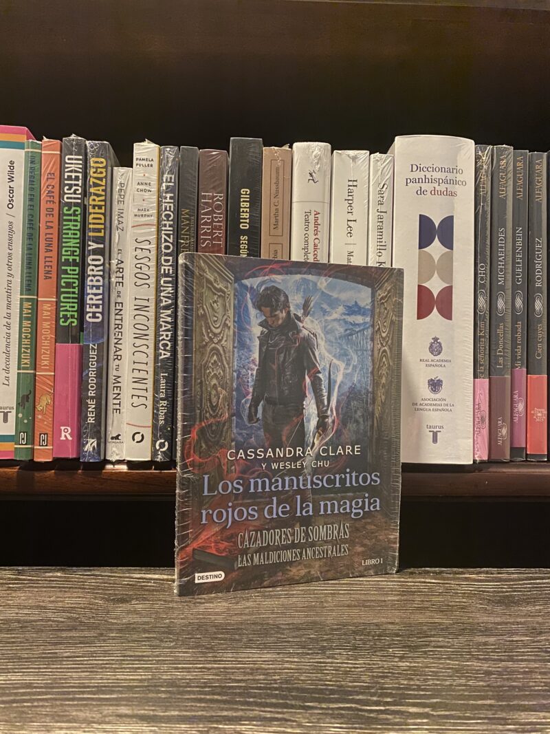 CAZADORES DE SOMBRAS. LOS MANUSCRITOS ROJOS DE LA MAGIA
