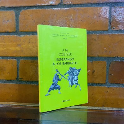 ESPERANDO A LOS BARBAROS