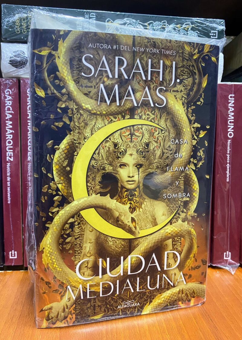 CIUDAD MEDIALUNA 3.CASA DE FLAMA Y SOMBRA