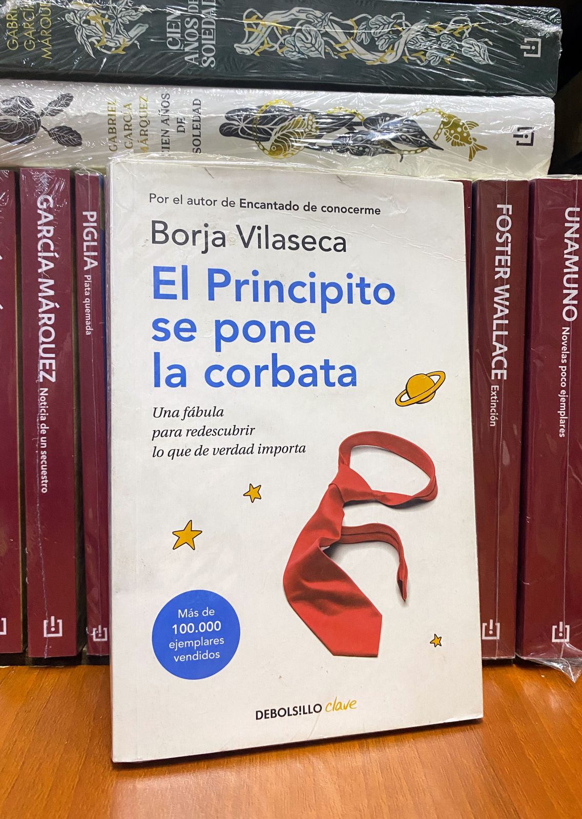 EL PRINCIPITO SE PONE LA CORBATA