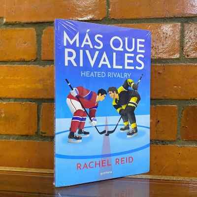 MÁS QUE RIVALES